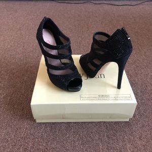 Women’s black high heels